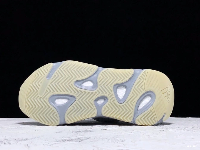 V2 Boost Adidas 'Inertia' FW2549 Yeezy 700 1212